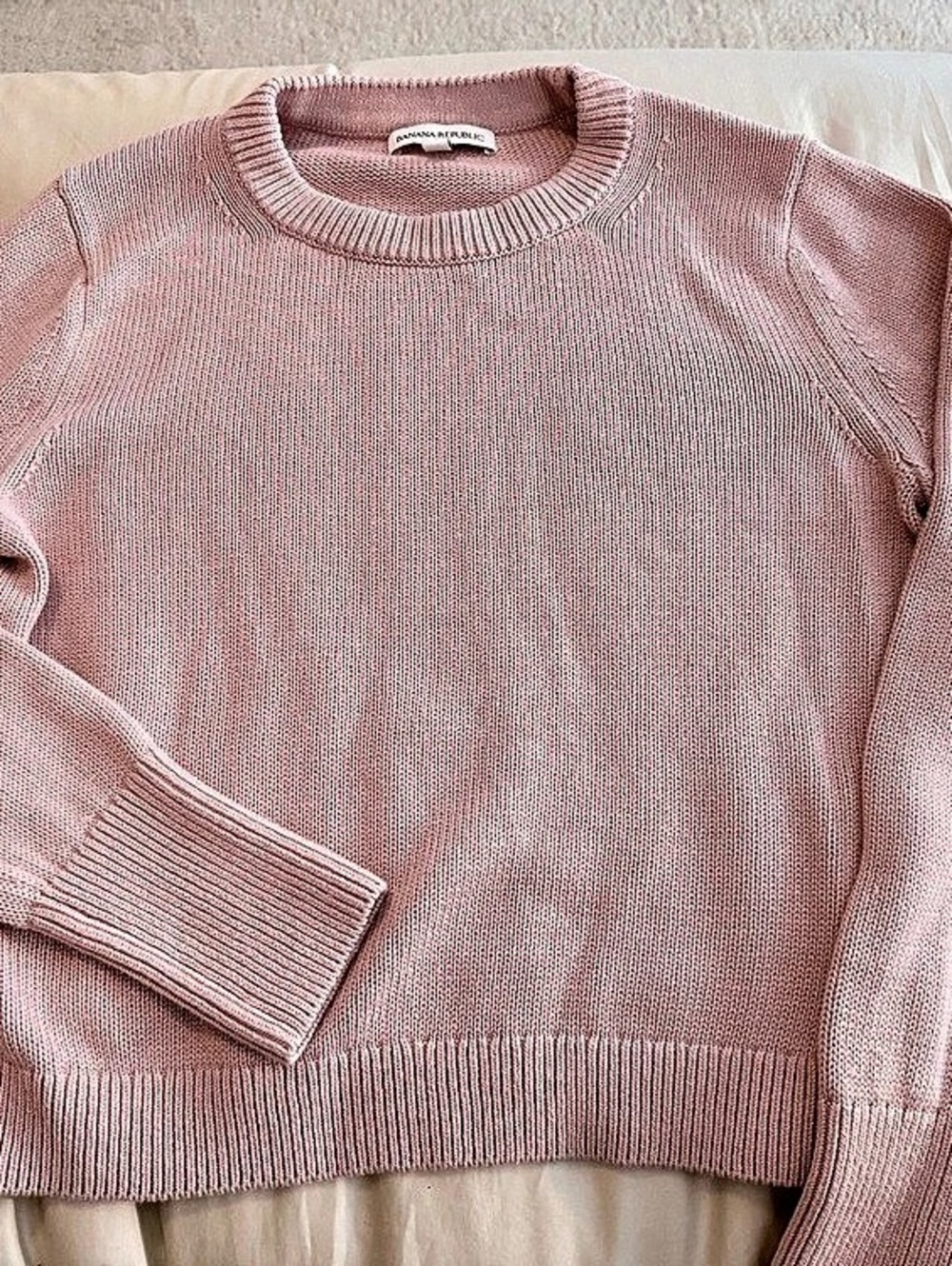 Banana Republic Women’s Dusty Pink Crewneck Sweater M